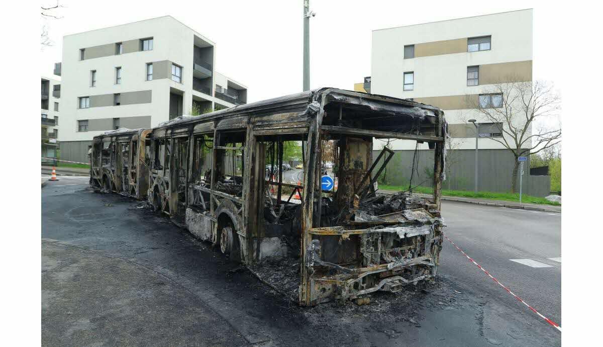 Bus brule 1