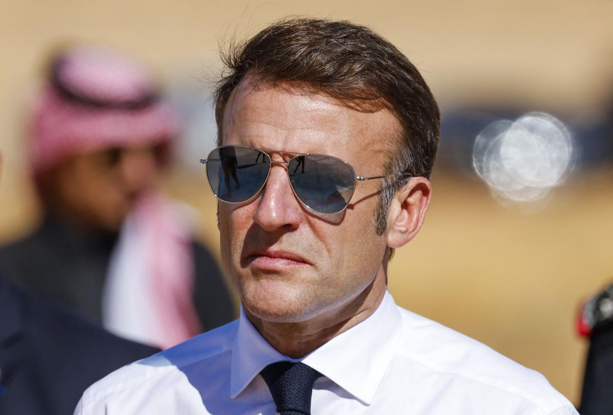 Macron4